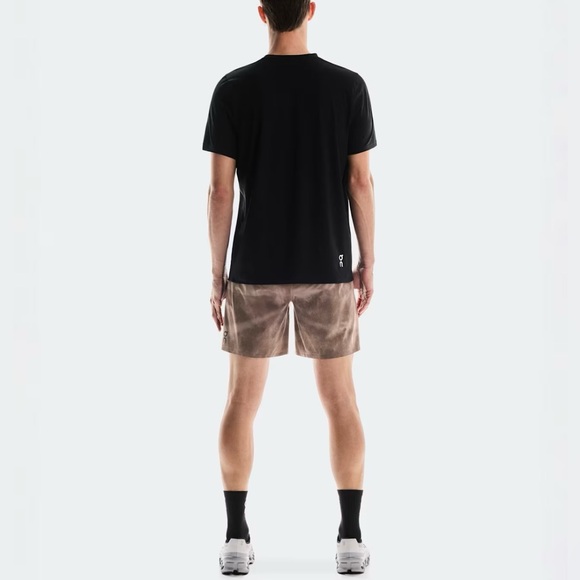 On Running Men’s 5" Performance Shorts Print in Cinder/Black - Picture 5 of 5